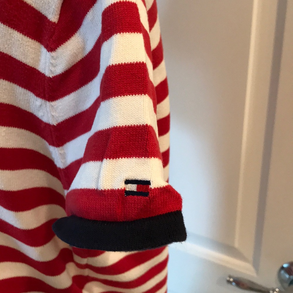 Tommy Hilfiger sweater.  Gently worn. - Picture 2 of 5